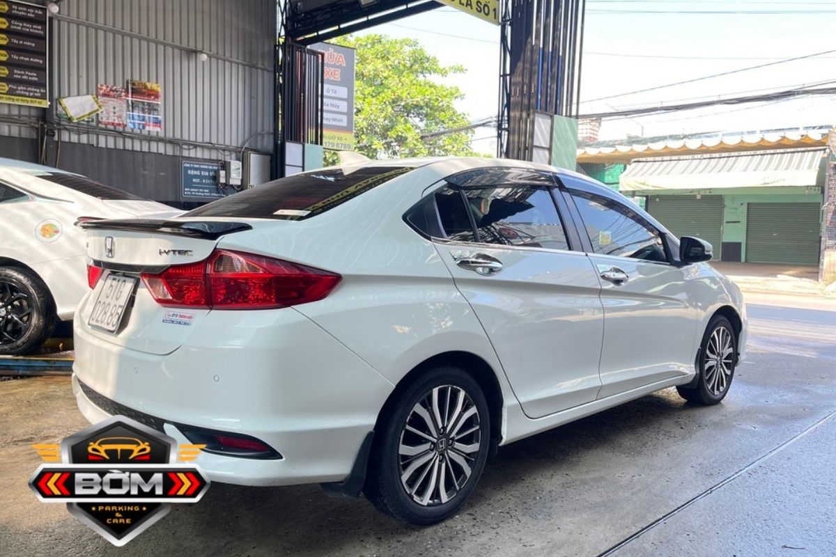 giá thuê xe 4 chỗ tự lái
