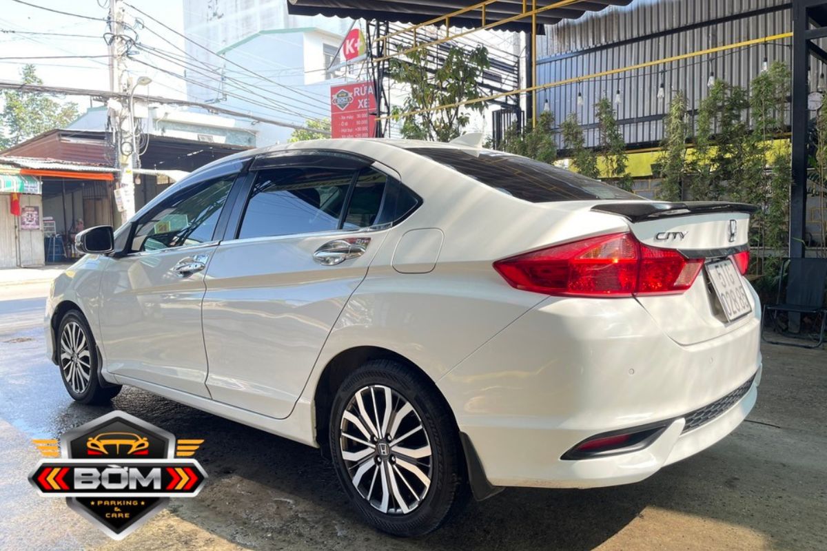 giá thuê xe 4 chỗ tự lái