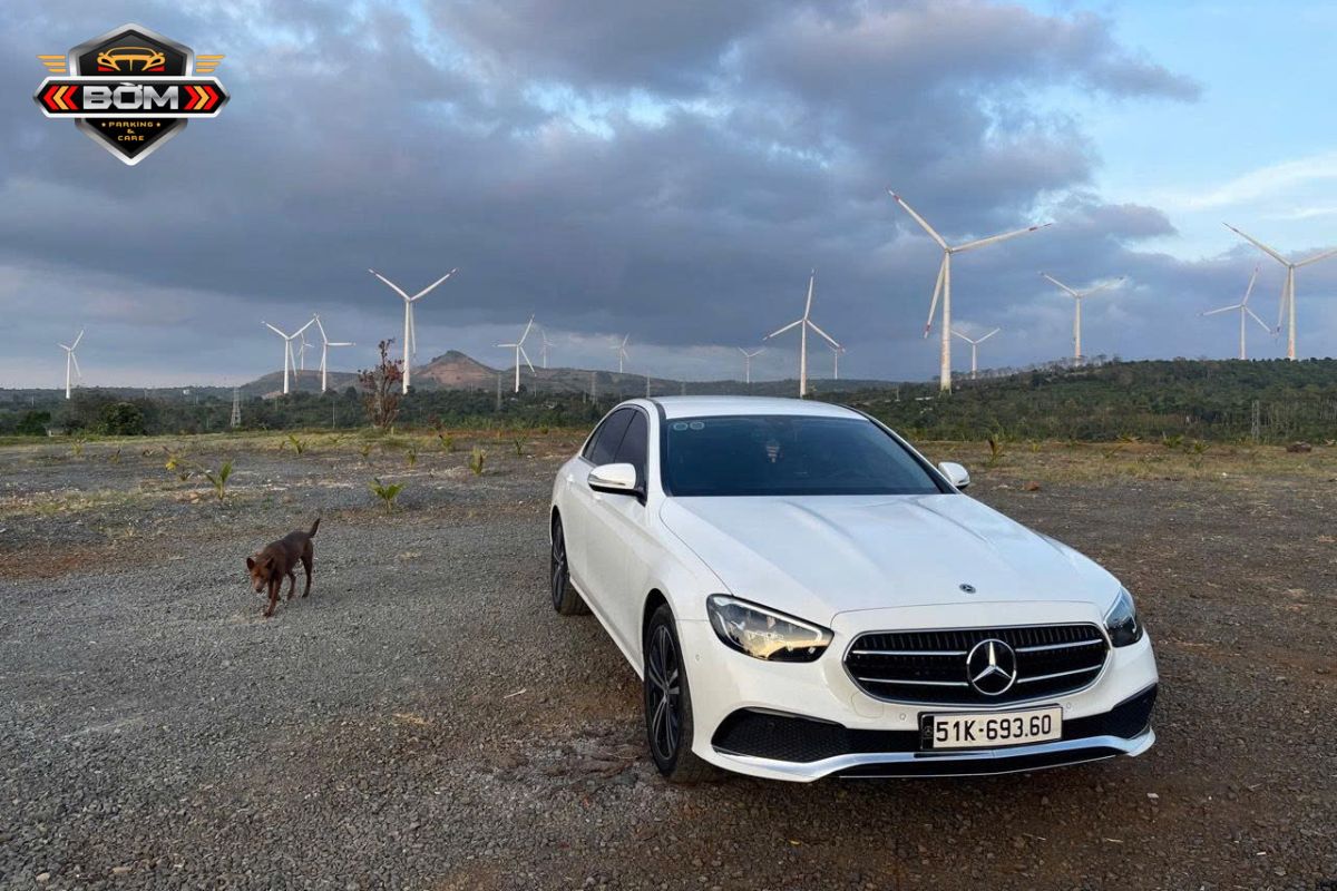 cho thuê xe cưới Mercedes hạng sang