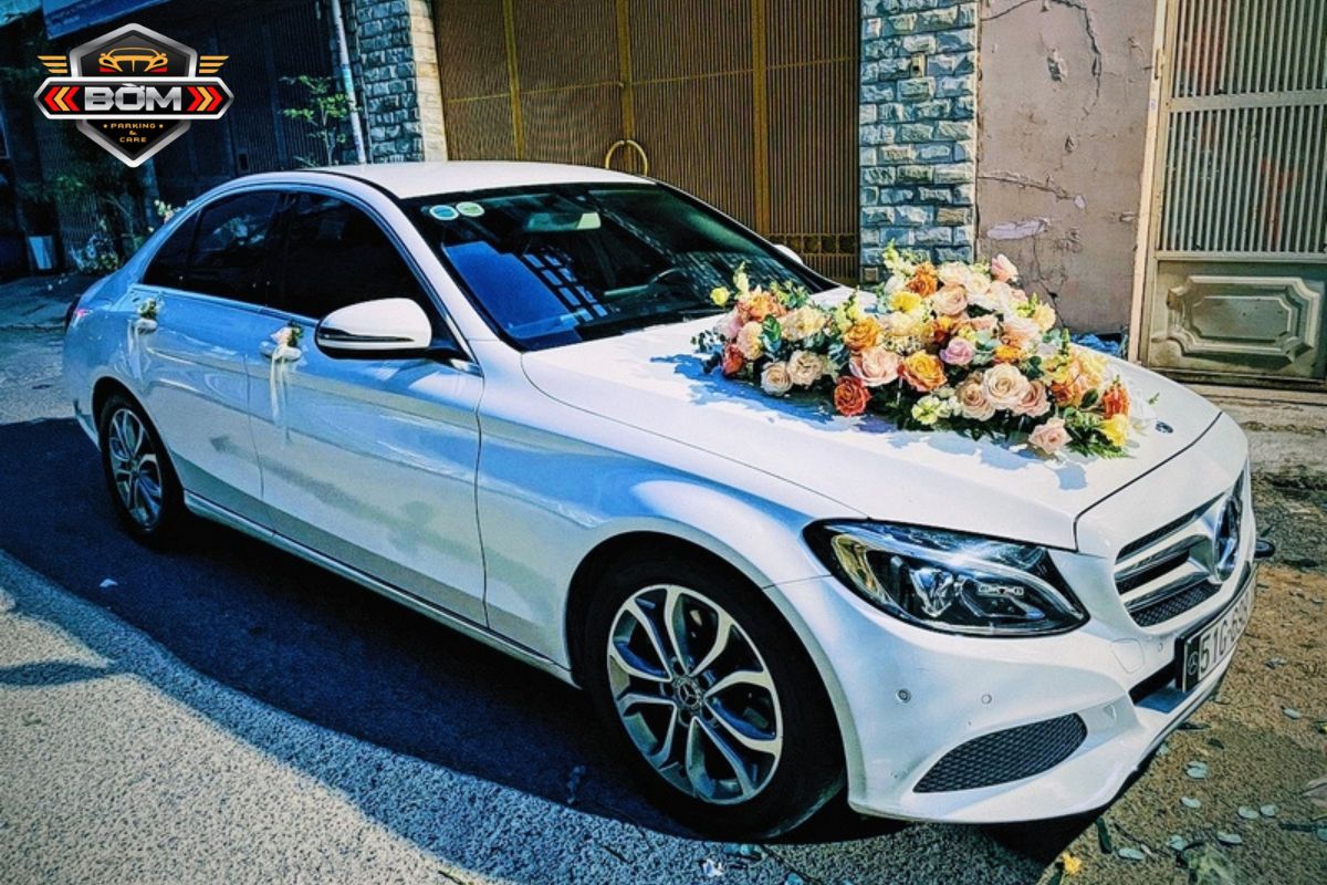 cho thuê xe hoa trắng Mercedes