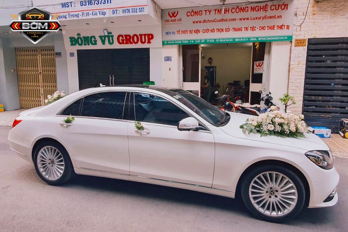 cho thuê xe hoa trắng Mercedes