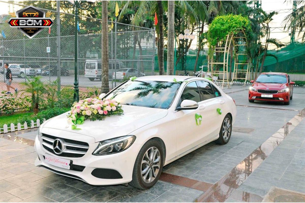 cho thuê xe hoa trắng Mercedes