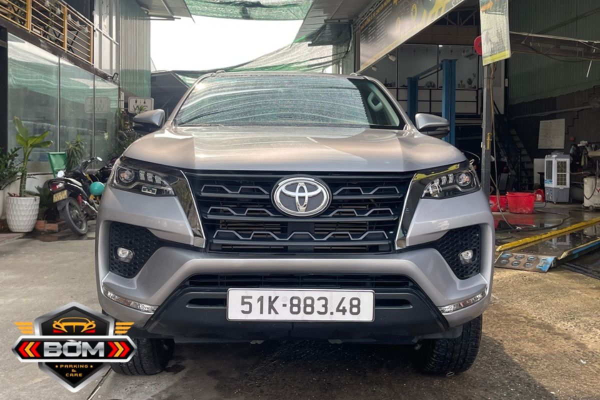 giá thuê xe tự lái theo ngày