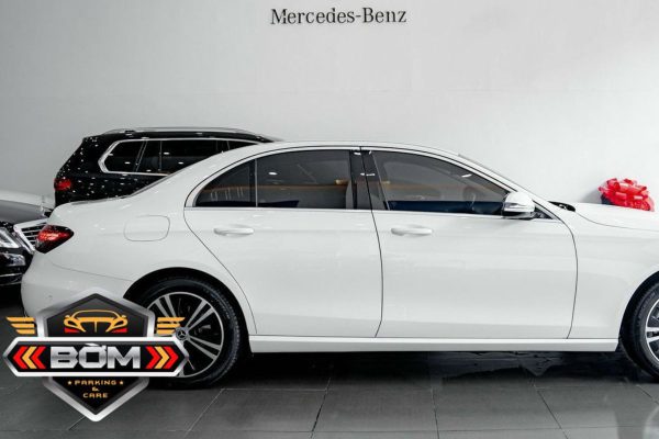 mướn xe 4 chỗ tự lái