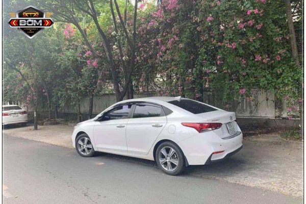 mướn xe 4 chỗ tự lái