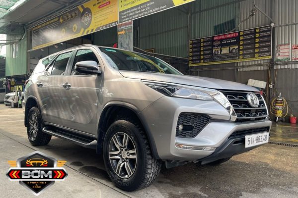 mướn xe 7 chỗ tự lái