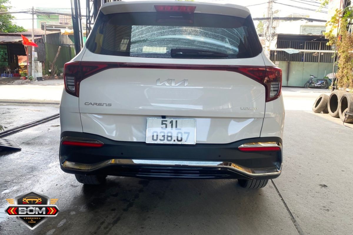 thuê xe 7 chỗ tự lái tphcm