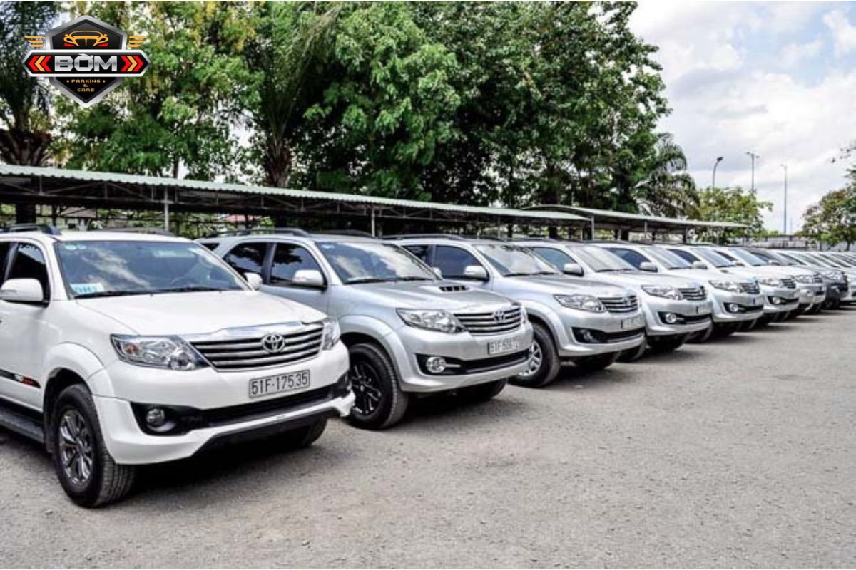 thuê xe 7 chỗ tự lái tphcm