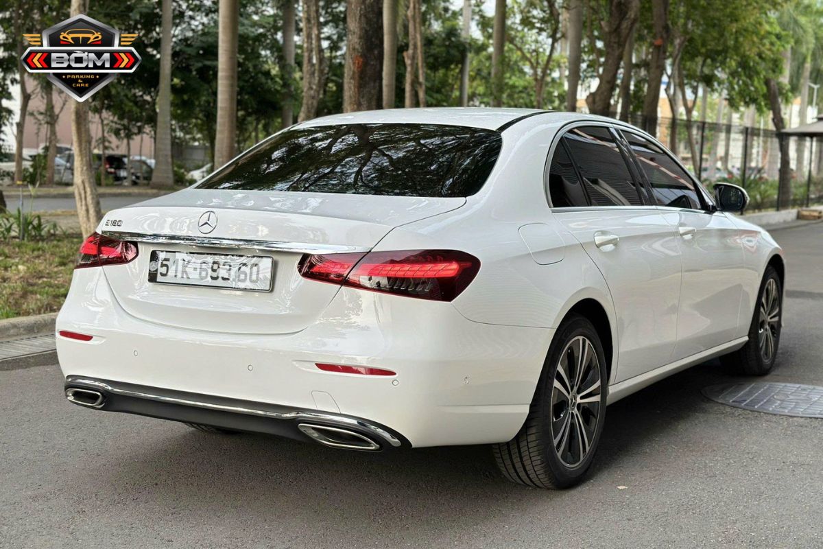 thuê xe tự lái Mercedes