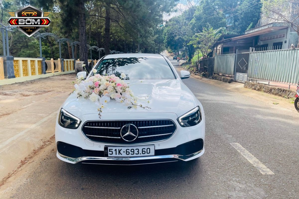xe hoa cưới cao cấp Mercedes