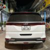 KIA Carnival Trắng