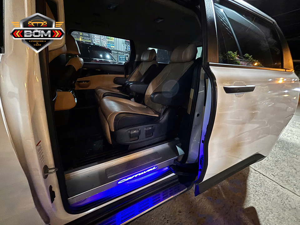 Thuê xe KIA Carnival đưa đón sân bay Tân Sơn Nhất