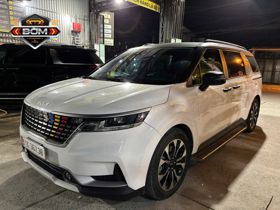 Thuê xe Kia Carnival TPHCM